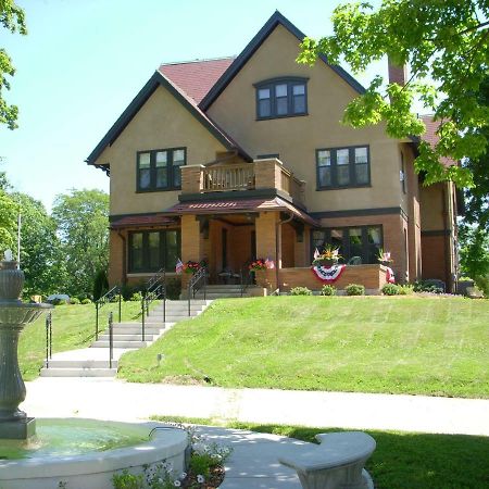 Westphal Mansion Inn Bed & Breakfast Hartford Exteriör bild