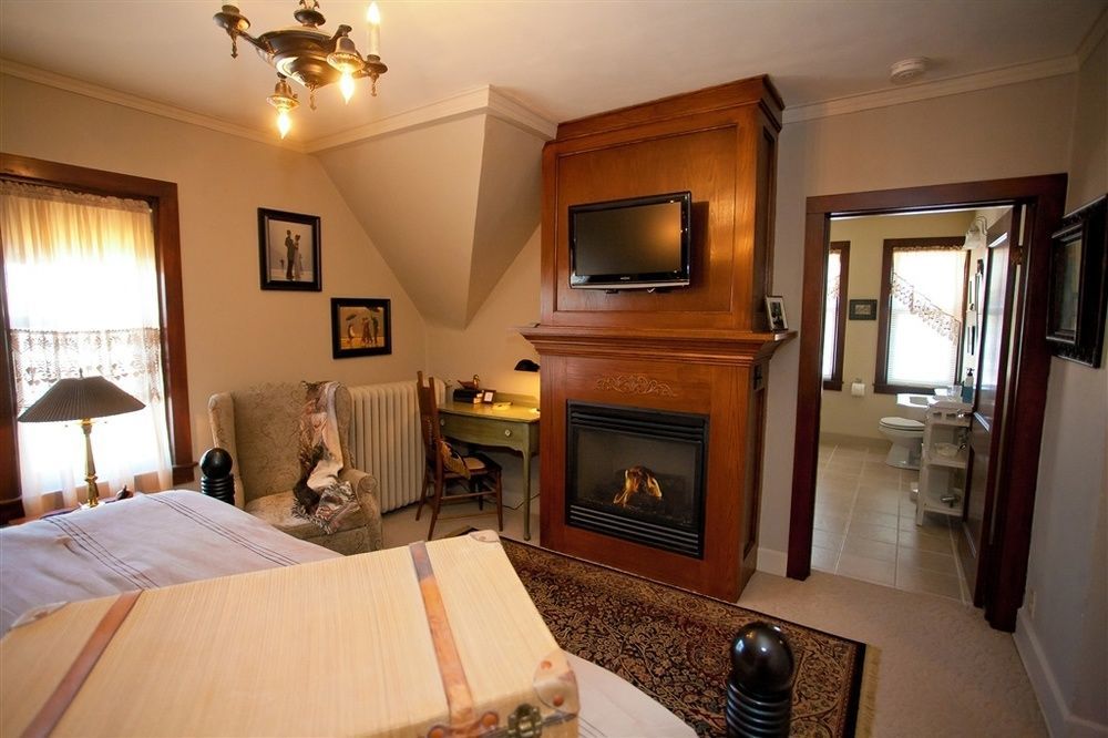Westphal Mansion Inn Bed & Breakfast Hartford Exteriör bild