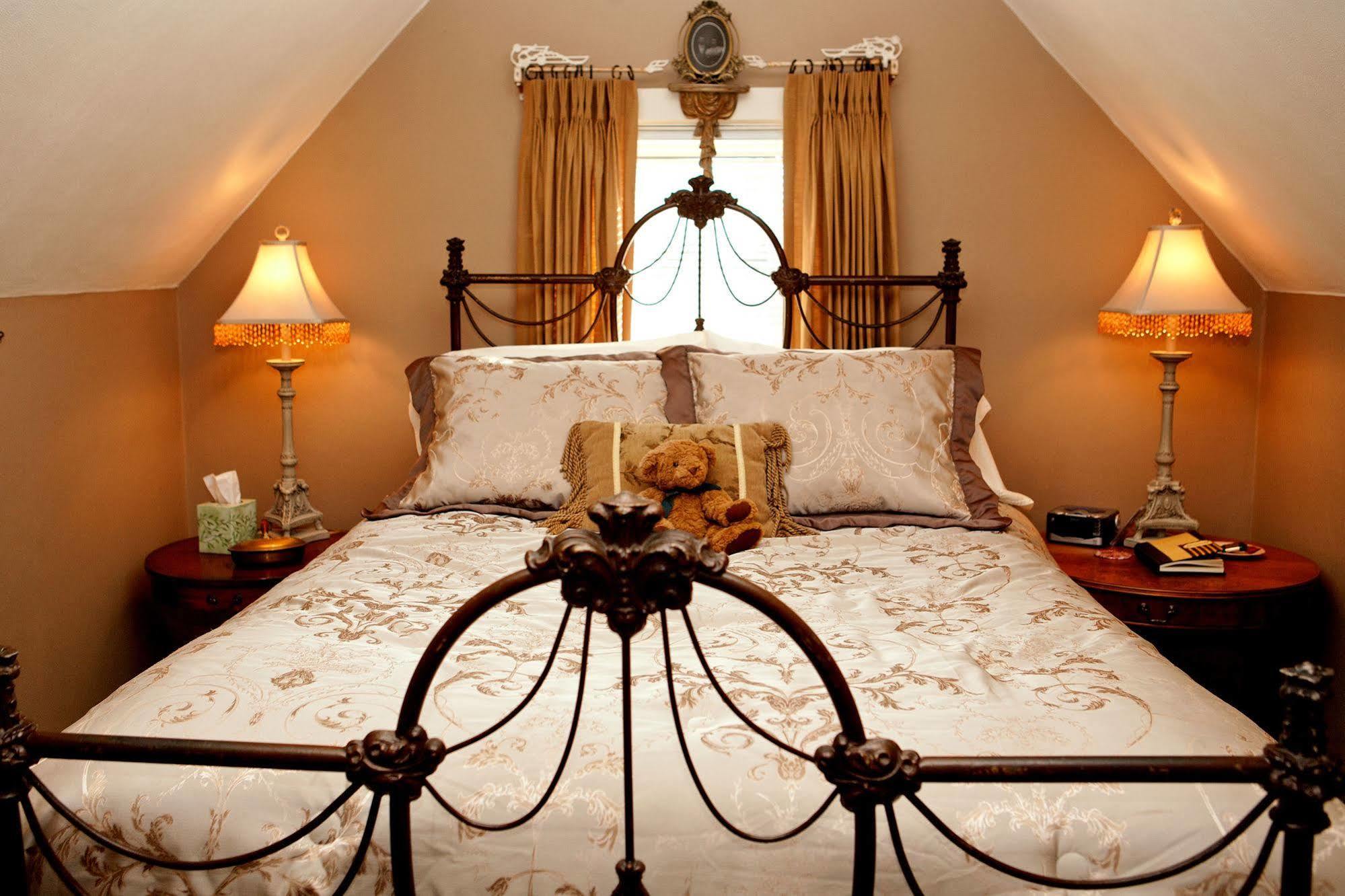 Westphal Mansion Inn Bed & Breakfast Hartford Exteriör bild